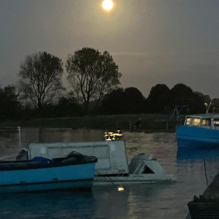 Penclawdd Waters Edgeヴィラ エクステリア 写真